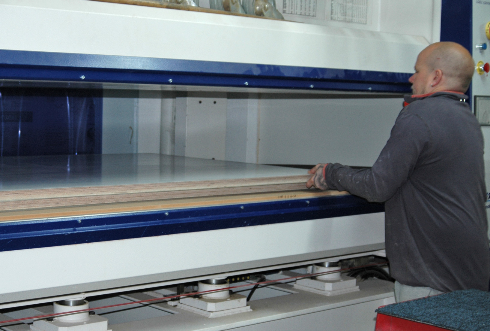 Honor Oak CNC cutting machine